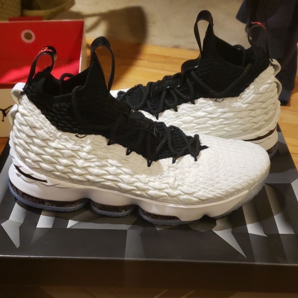 Lebron 15's Black/White, WORN TWICE